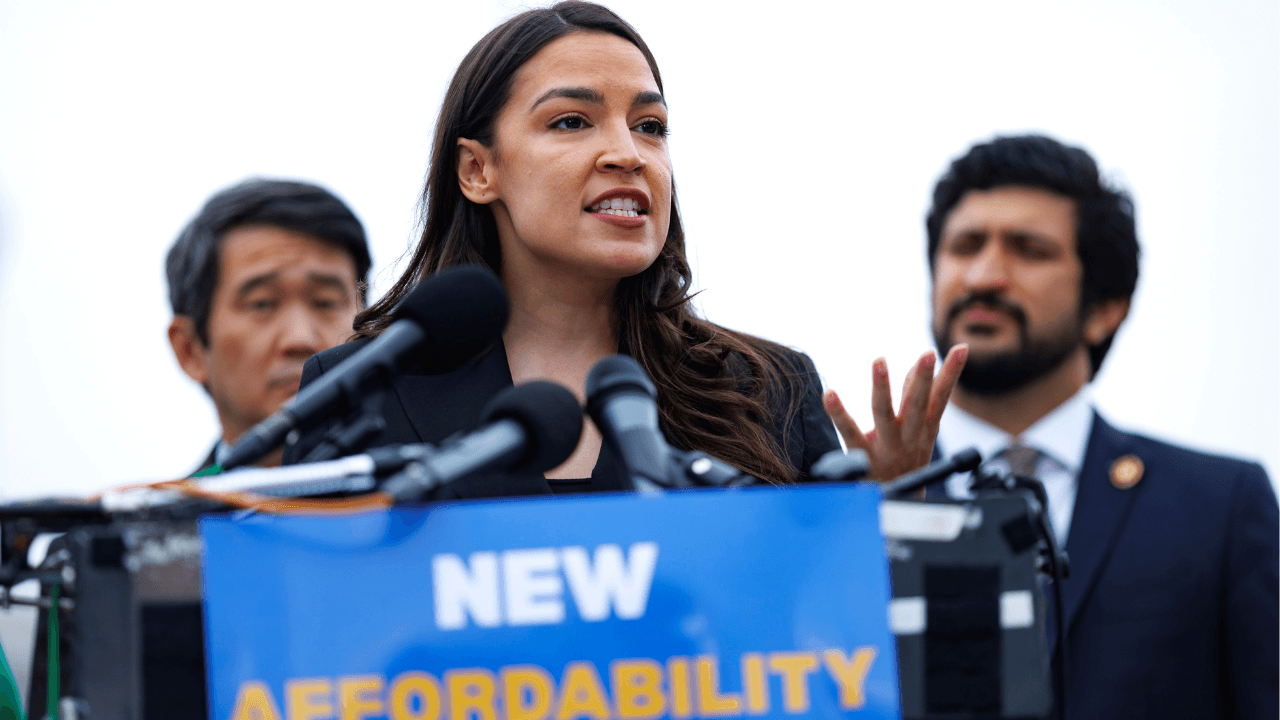 AOC Says American Revolution Was Against 'Billionaires' in University of Chicago Interview; Fox News Opinion and GOP Critics Dispute the Claim