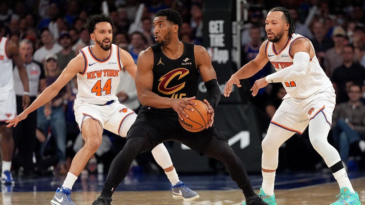New York Knicks lead Eastern Conference Finals 2-0; Cleveland Cavaliers host Game 3 in must-win situation
